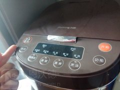 電飯煲怎么清洗？用神奇清潔海綿去除電飯煲污漬圖解